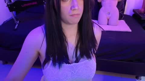 Snapshot of elowen_halley1 chatting on October 14, 7:50 pm elowen_halley1 online show from October 14, 7:50 pm
