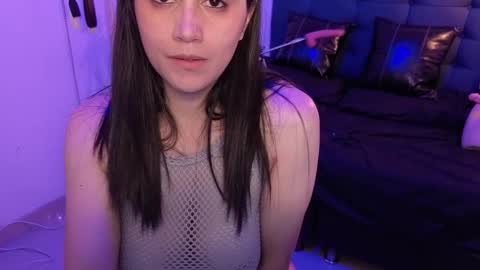 Snapshot of elowen_halley1 chatting on October 2, 10:52 pm elowen_halley1 online show from October 2, 10:52 pm