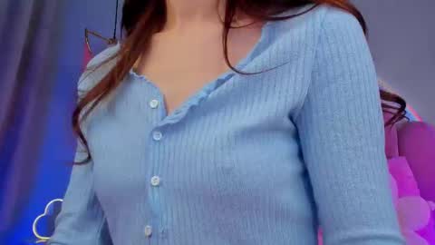 Snapshot of elsa_xo chatting on February 25, 11:37 pm Michelle online show from February 25, 11:37 pm