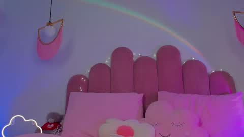 Snapshot of elsa_xo chatting on March 6, 11:31 pm Michelle online show from March 6, 11:31 pm