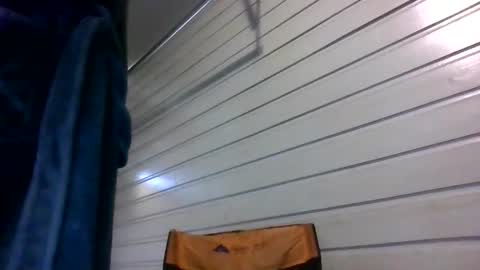 elwooood7 online show from April 23, 1:57 pm