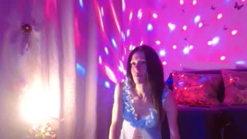 Elisa online show from October 28, 7:48 pm