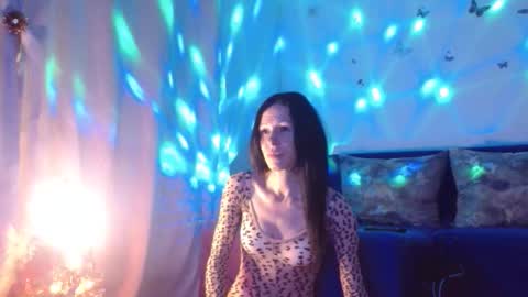 Elisa online show from January 5, 8:45 pm