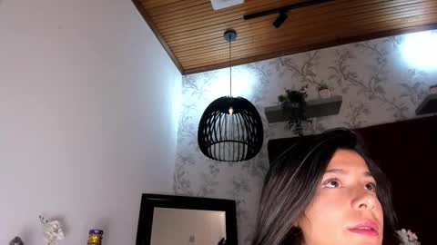 Snapshot of ema_luna_ chatting on October 6, 9:21 pm Ema online show from October 6, 9:21 pm