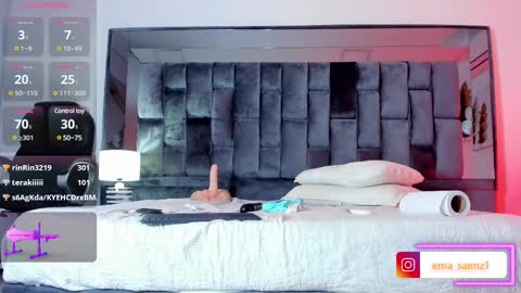 Snapshot of ema_saenz_ chatting on February 9, 10:31 am Sofia online show from February 9, 10:31 am