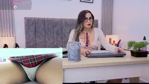 Ema online show from December 3, 10:54 pm