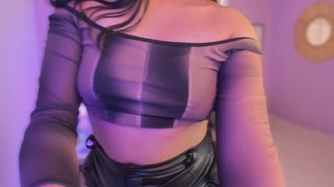Snapshot of ema_wett chatting on October 20, 8:36 pm Ema online show from October 20, 8:36 pm