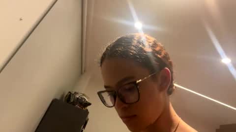 emaandemely online show from September 29, 7:02 pm