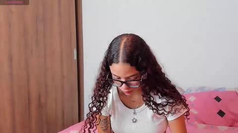 emaandemely online show from October 22, 8:32 pm