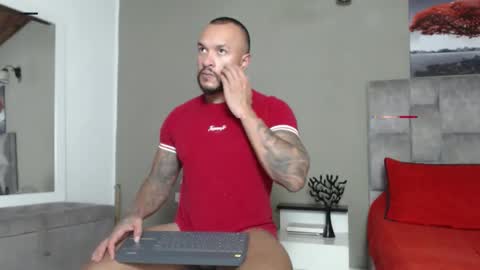 emanuelspencer online show from April 7, 5:09 am