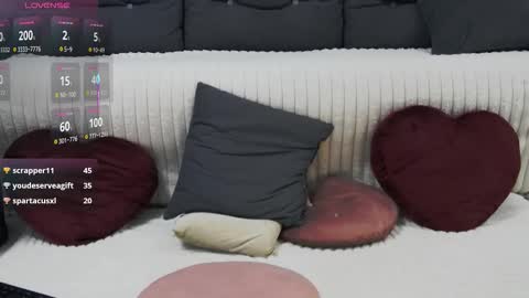 emawil online show from November 22, 3:54 pm