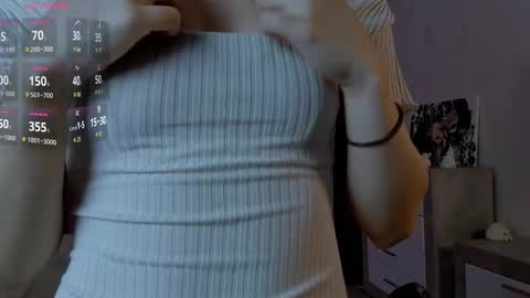 Snapshot of emeliareaper chatting on October 30, 7:47 pm Emelia online show from October 30, 7:47 pm