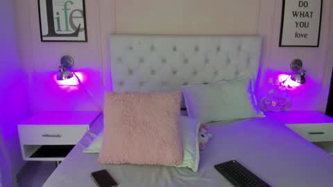 Emily  online show from December 7, 5:21 am