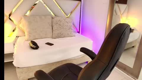 Emily  online show from March 17, 4:39 am