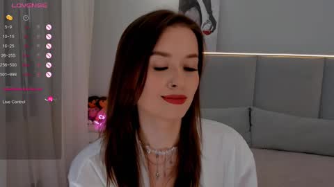 Snapshot of emelilove chatting on February 26, 6:40 am Emeli online show from February 26, 6:40 am