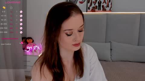 Snapshot of emelilove chatting on February 22, 5:23 am Emeli online show from February 22, 5:23 am