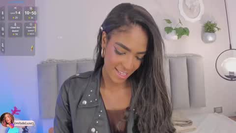 Snapshot of emely_deluxe chatting on September 9, 11:32 am Emely online show from September 9, 11:32 am
