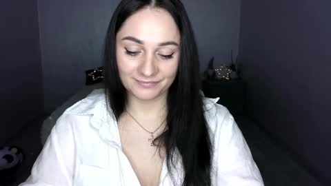 Snapshot of emelyblum chatting on March 7, 1:09 am Emely online show from March 7, 1:09 am