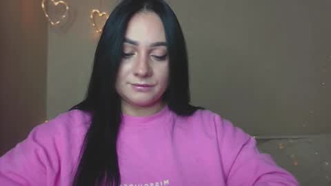 Snapshot of emelyblum chatting on October 24, 11:05 pm Emely online show from October 24, 11:05 pm