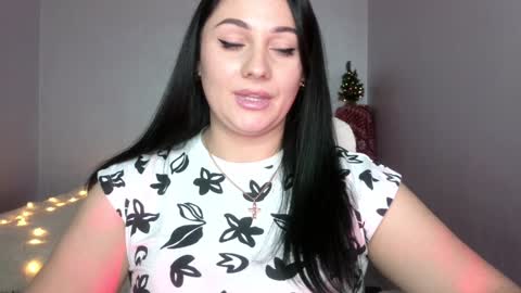 Snapshot of emelyblum chatting on January 15, 12:30 am Emely online show from January 15, 12:30 am