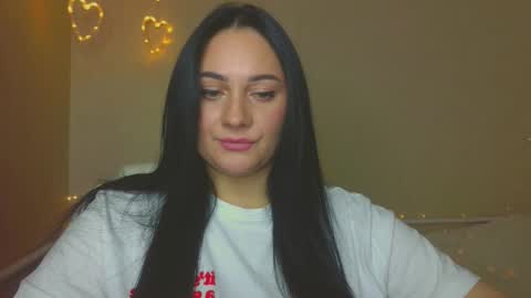 Snapshot of emelyblum chatting on October 22, 9:27 pm Emely online show from October 22, 9:27 pm