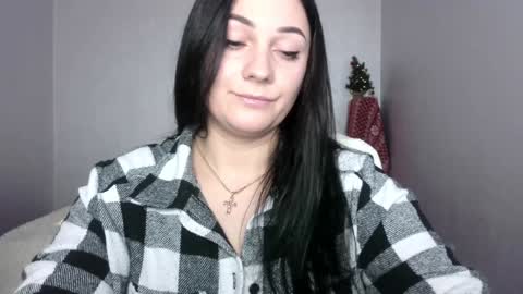 Snapshot of emelyblum chatting on January 16, 4:38 am Emely online show from January 16, 4:38 am