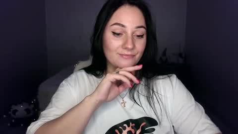 Snapshot of emelyblum chatting on March 1, 5:52 am Emely online show from March 1, 5:52 am