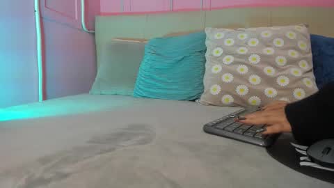 Snapshot of emelyy_carter chatting on September 19, 1:37 pm Emy online show from September 19, 1:37 pm