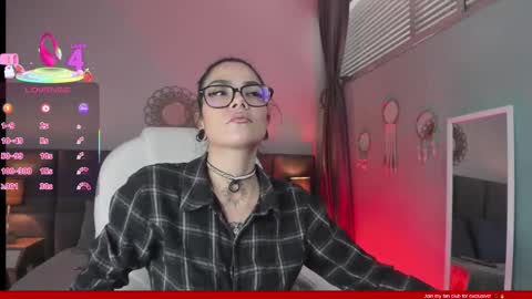 Esmeralda online show from January 14, 1:19 pm