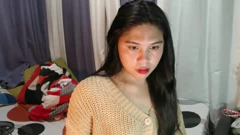 Chelle  dont forget to folloe me and thumps up online show from May 8, 2:12 pm
