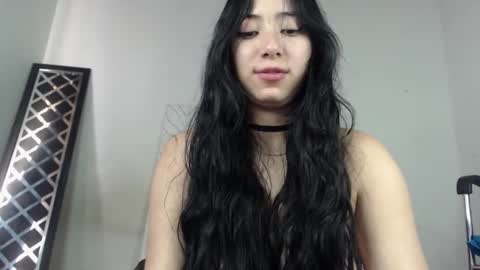 Snapshot of emiantonella_ chatting on October 6, 9:21 pm Antonella online show from October 6, 9:21 pm