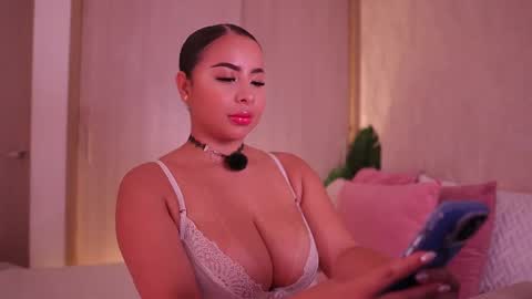    online show from November 7, 9:39 pm