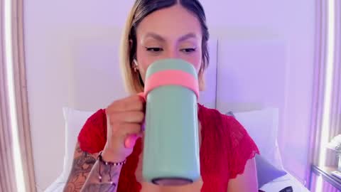 EMILY ROBERTS online show from April 15, 7:58 pm