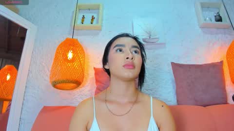 Snapshot of emiily_s chatting on September 13, 1:46 pm Emily online show from September 13, 1:46 pm