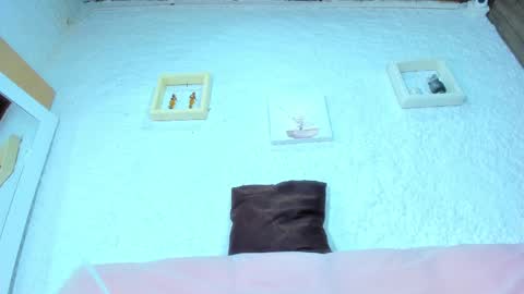Snapshot of emiily_s chatting on February 24, 3:09 pm Emily online show from February 24, 3:09 pm