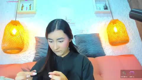 Snapshot of emiily_s chatting on September 15, 12:17 pm Emily online show from September 15, 12:17 pm