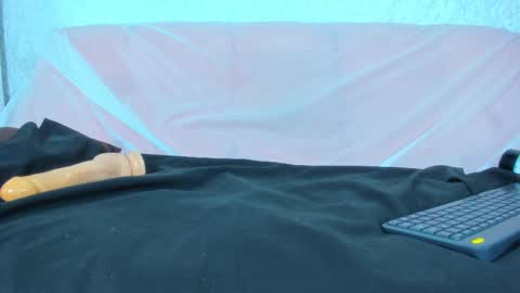 Snapshot of emiily_s chatting on February 12, 3:05 pm Emily online show from February 12, 3:05 pm
