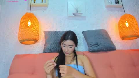 Snapshot of emiily_s chatting on September 18, 12:20 pm Emily online show from September 18, 12:20 pm