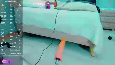 EmillySaenz online show from March 19, 6:35 pm