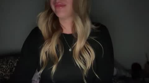 emilelovesyou online show from March 31, 6:03 am