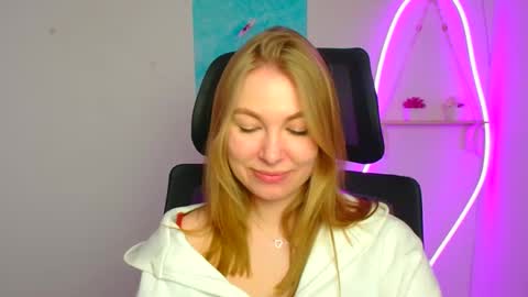 Emilia online show from March 21, 8:19 am