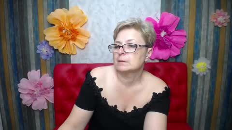 EmiliaGree online show from May 2, 9:09 pm