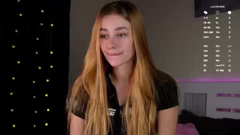 Snapshot of emiliaheather chatting on October 1, 11:14 pm Tessa online show from October 1, 11:14 pm