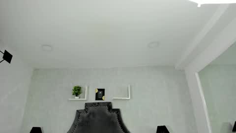 Snapshot of emiliarose_ chatting on September 27, 10:29 pm EmiliaRose online show from September 27, 10:29 pm