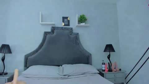 Snapshot of emiliarose_ chatting on September 12, 11:07 pm EmiliaRose online show from September 12, 11:07 pm