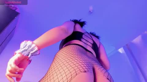 Snapshot of emilie_james chatting on September 30, 5:01 pm Emilie James online show from September 30, 5:01 pm