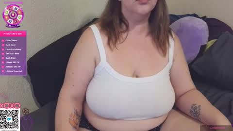 Snapshot of emiliefoxx chatting on December 3, 3:04 am emilie foxx online show from December 3, 3:04 am