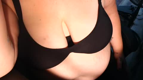 emilie foxx online show from July 27, 8:28 pm