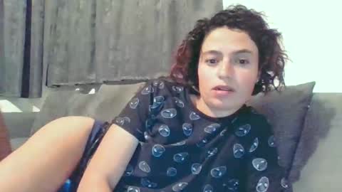 Snapshot of emilly_daniel chatting on October 14, 7:28 pm Emilly and Daniel online show from October 14, 7:28 pm