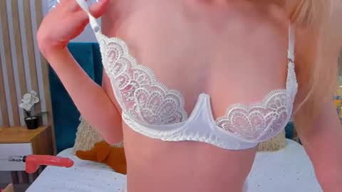 Emilly online show from October 6, 3:24 am